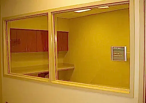 Kurşunlu Cam Görünürlük ve Koruma Arasındaki Mükemmel Dengesi